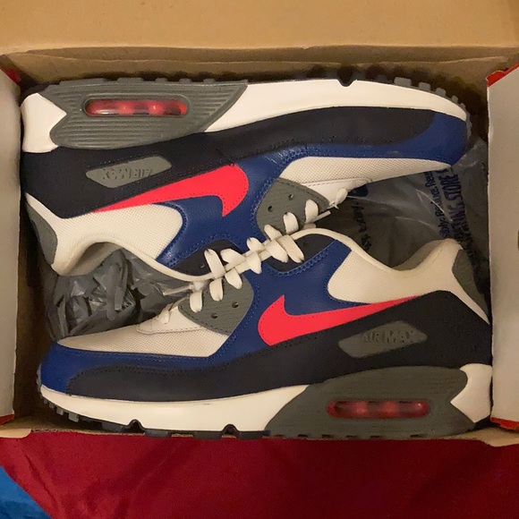 Nike Other - Nike air max 90 essential .